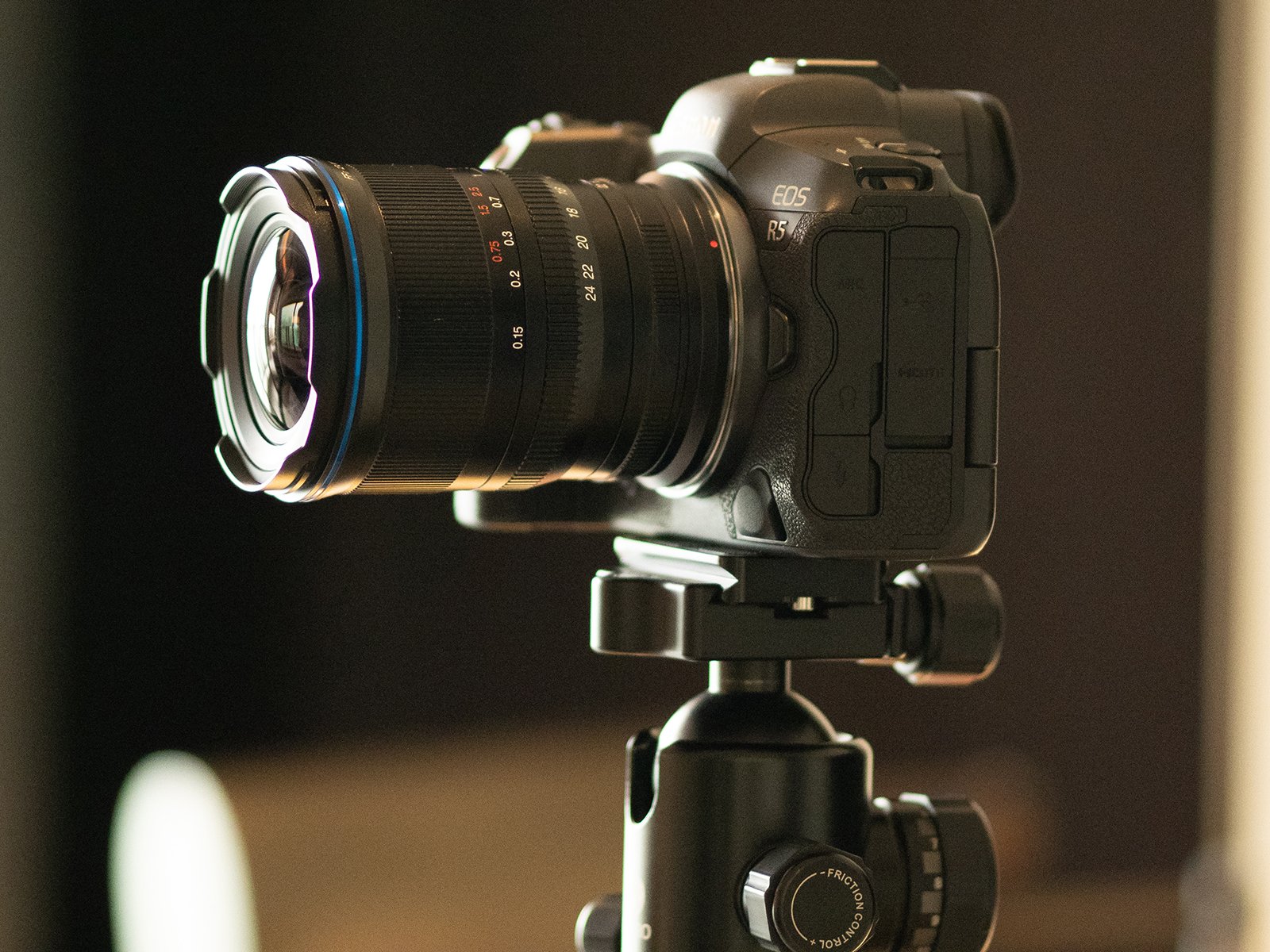 VenusOptics Laowa 10 24mm F5 6 01