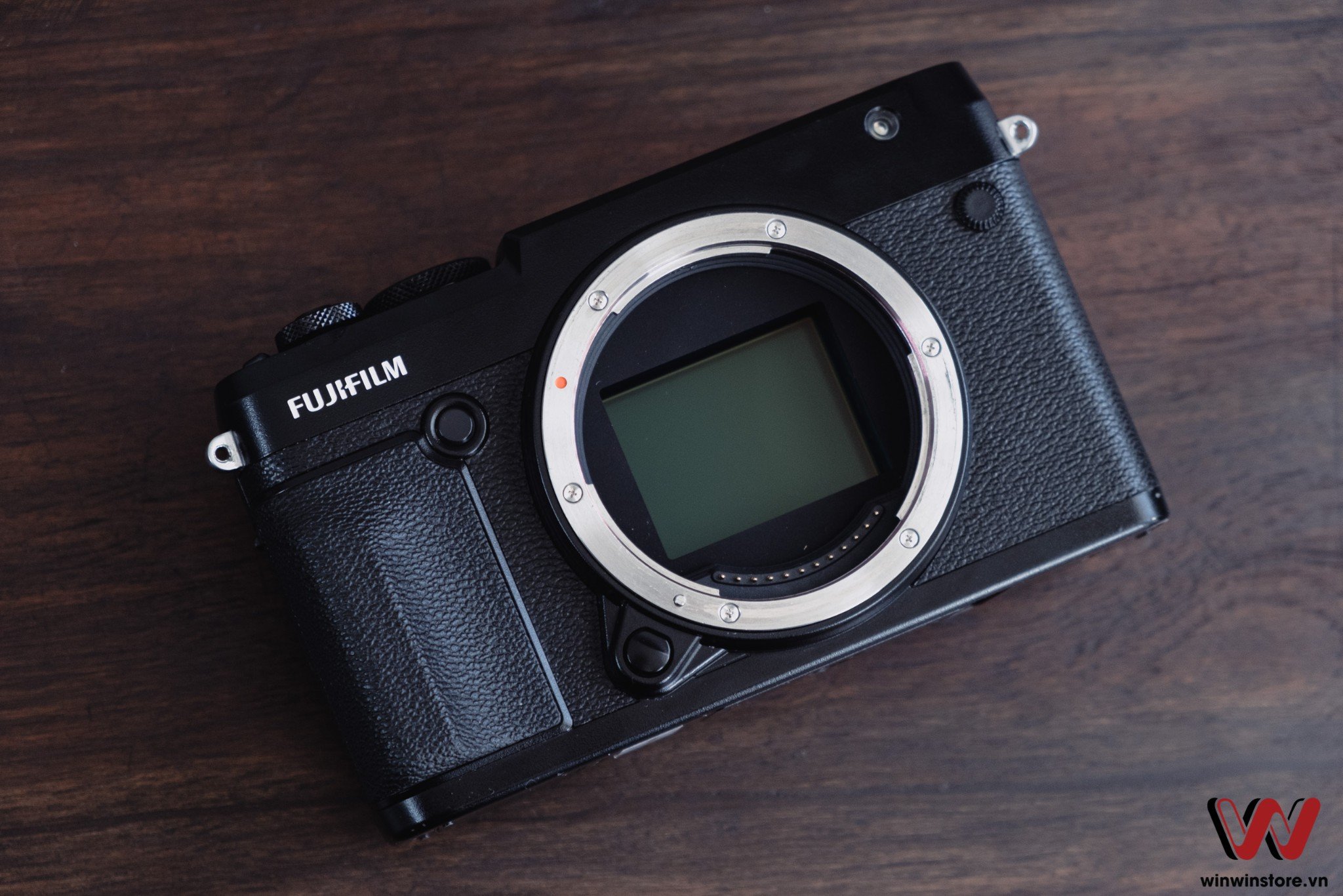 Cận cảnh Máy ảnh Fujifilm GFX 50R Medium Format 