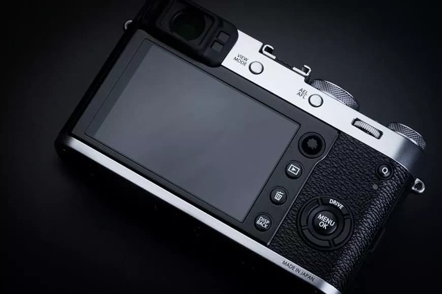 Fujifilm X100F 01