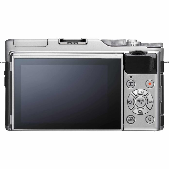 Máy ảnh Fujifilm X-A5 với ống kính XC 15-45mm