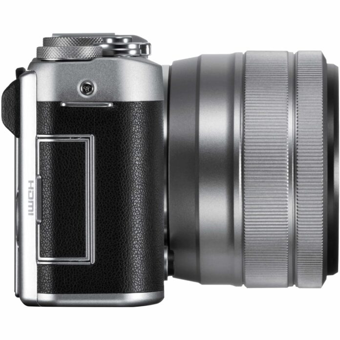 Máy ảnh Fujifilm X-A5 với ống kính XC 15-45mm