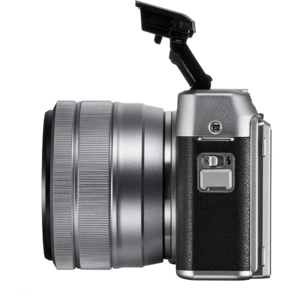 Máy ảnh Fujifilm X-A5 với ống kính XC 15-45mm