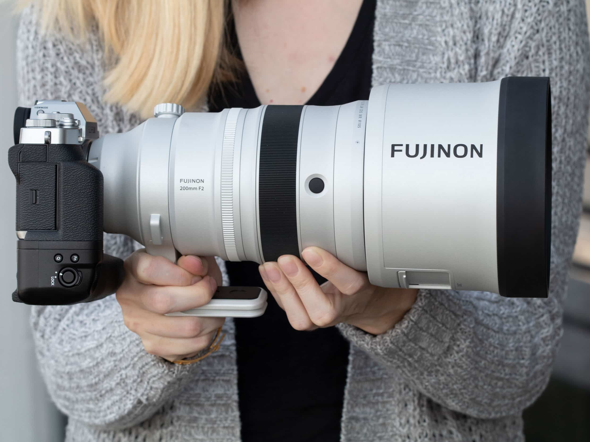 Ống kính Fujifilm XF 200mm F2 R LM OIS WR với Teleconverter 1.4x TC F2 WR