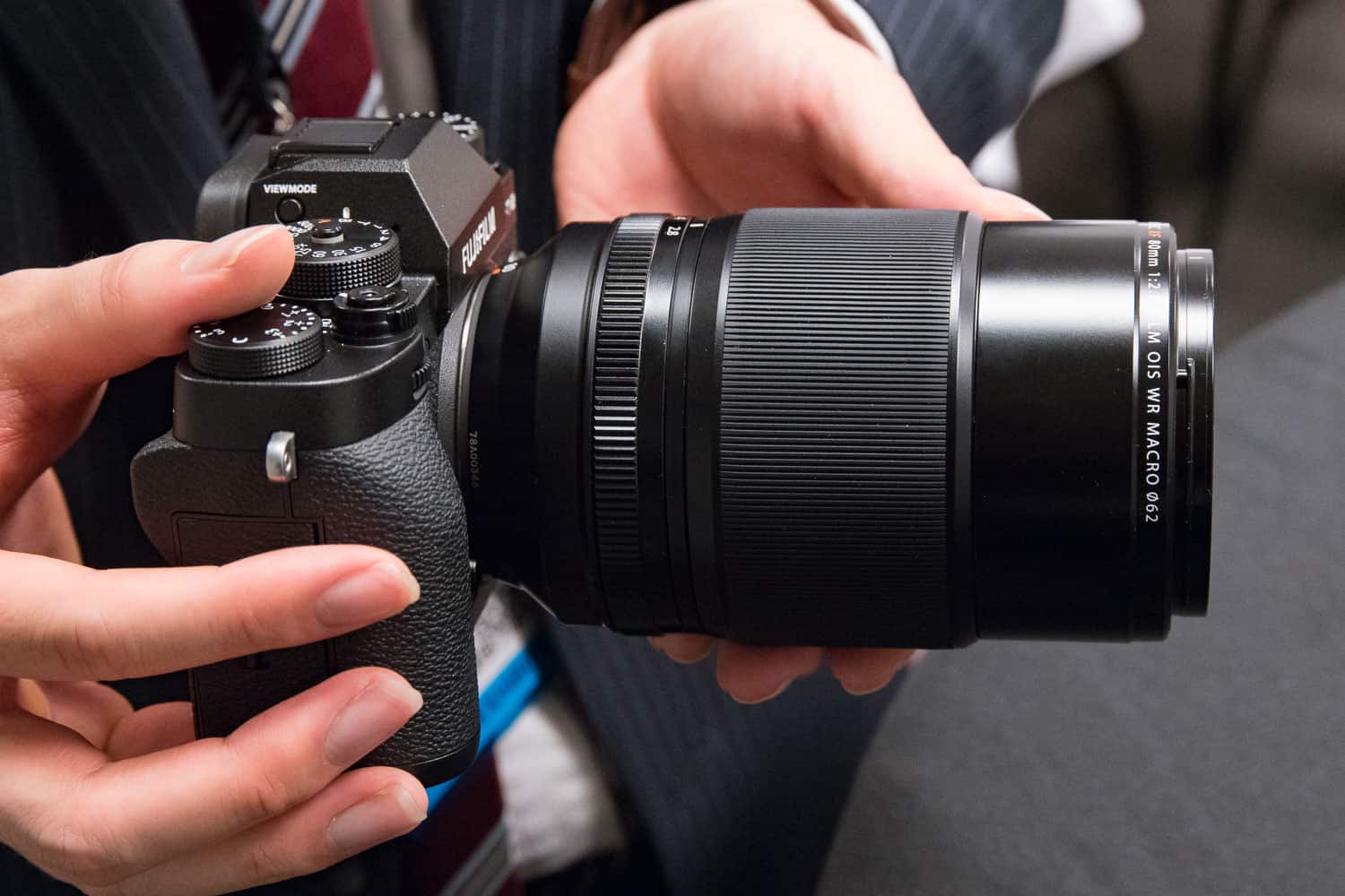 Ong kinh Fujifilm XF 80mm F2.8 R LM OIS WR Macro 03