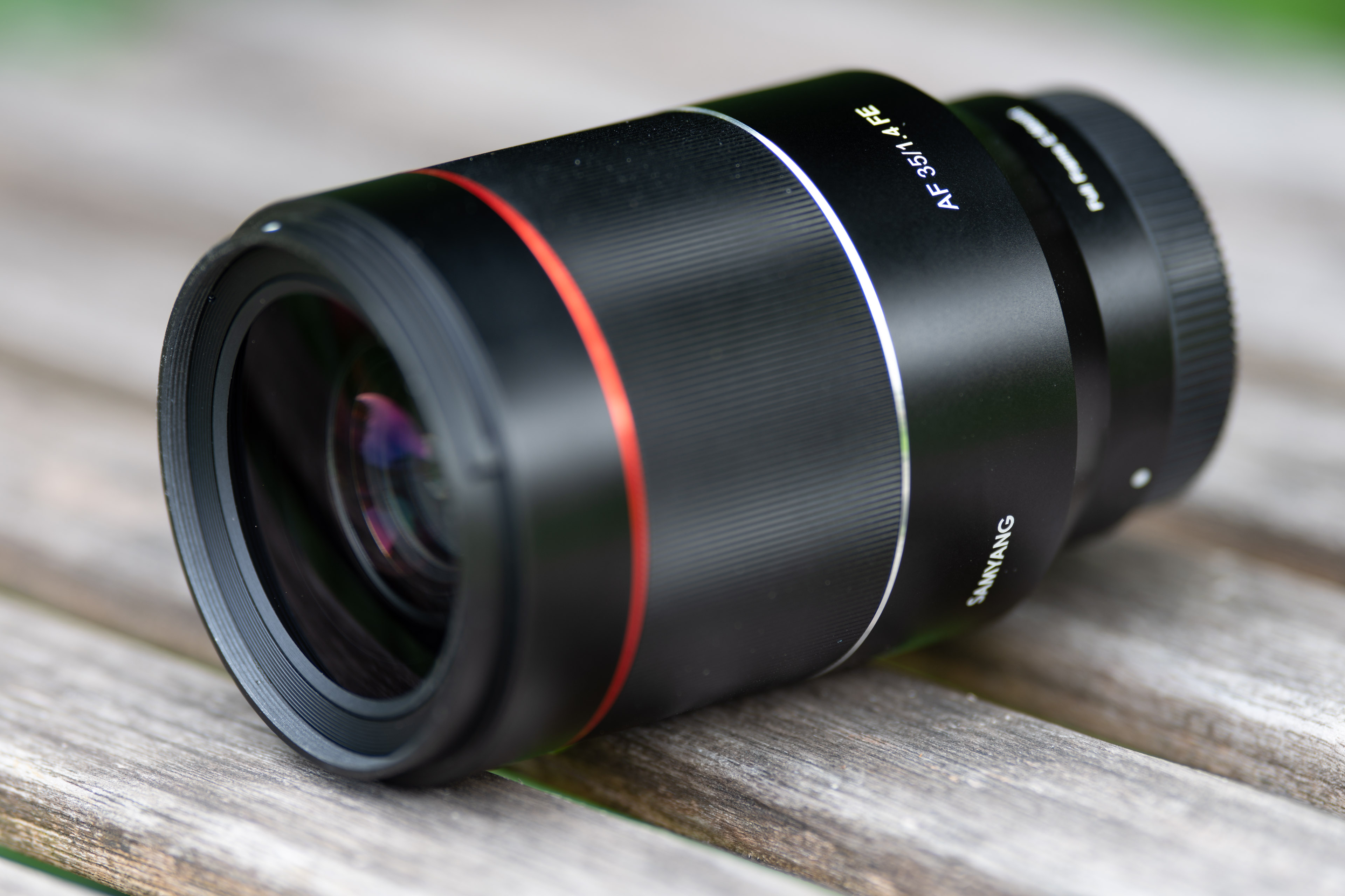Ong kinh Samyang AF 35mm F1.4 FE Lens for Sony E 02
