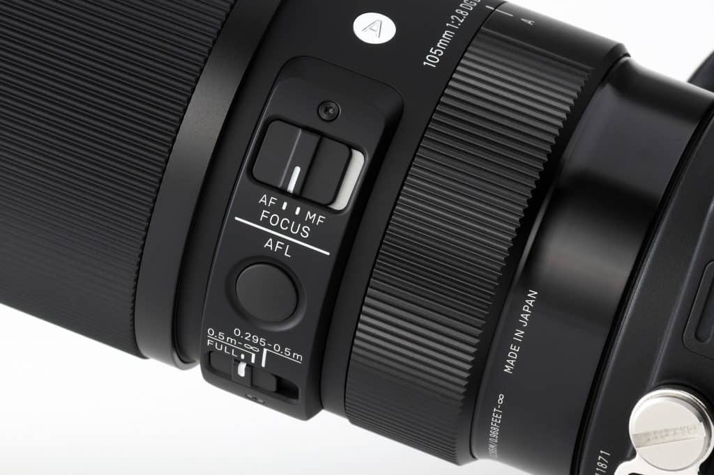 Cận cảnh vòng AF/MF của Ống kính Sigma 105mm F2.8 DG DN Macro cho Leica L