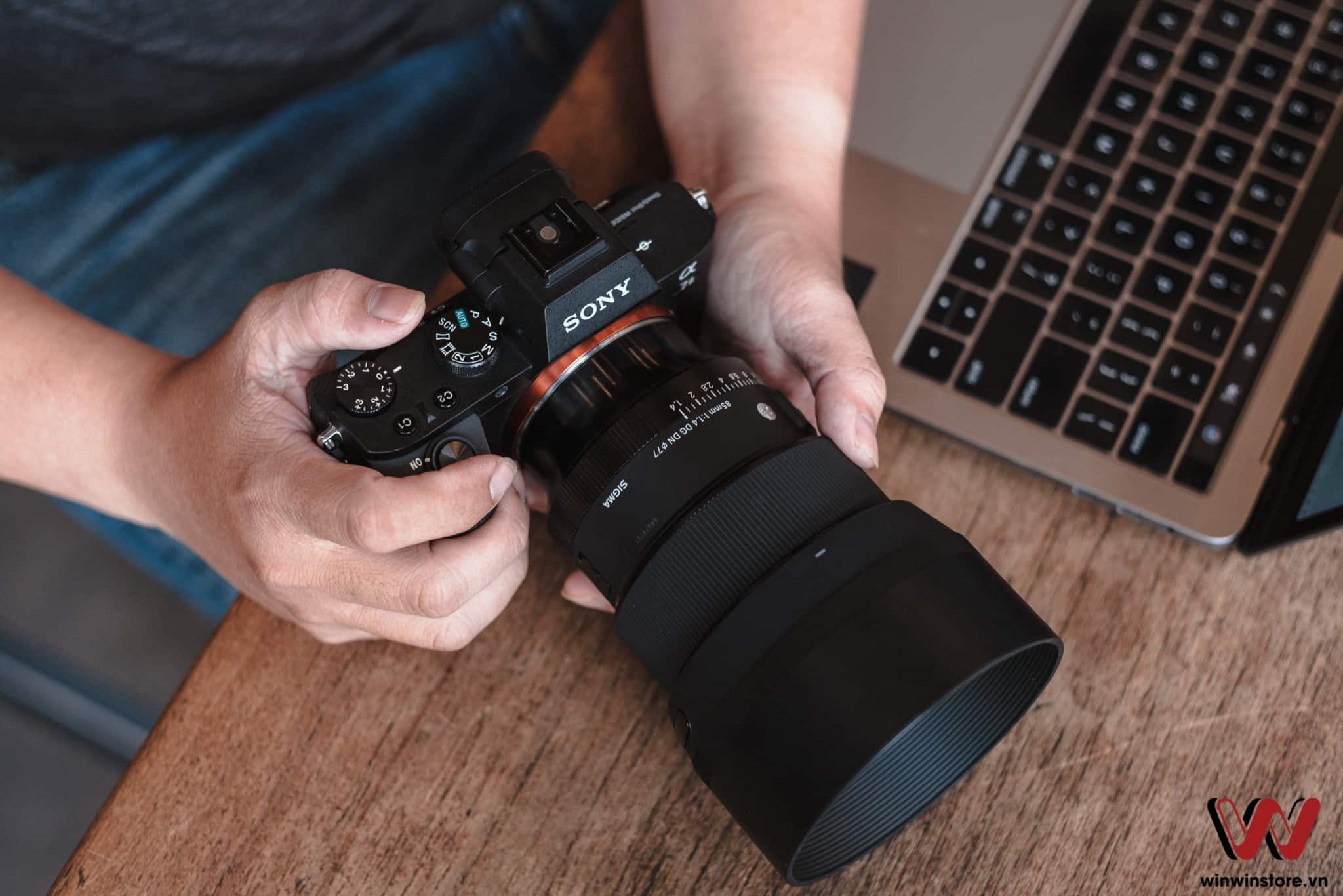 Ống kính Sigma 85mm F1.4 DG DN cho Sony E