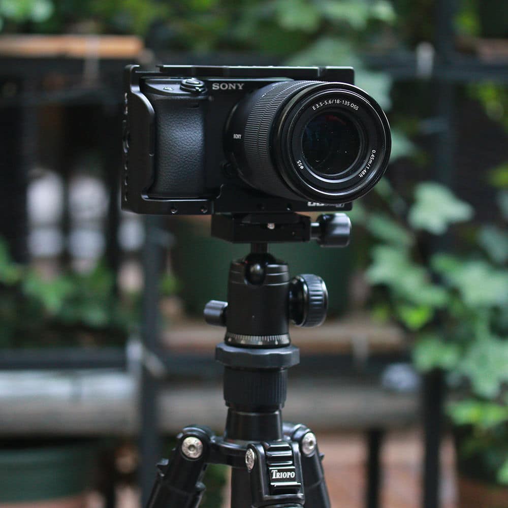 Khung gắn máy ảnh Ulanzi UURig C-A6400 vlog cho Sony Alpha a6400