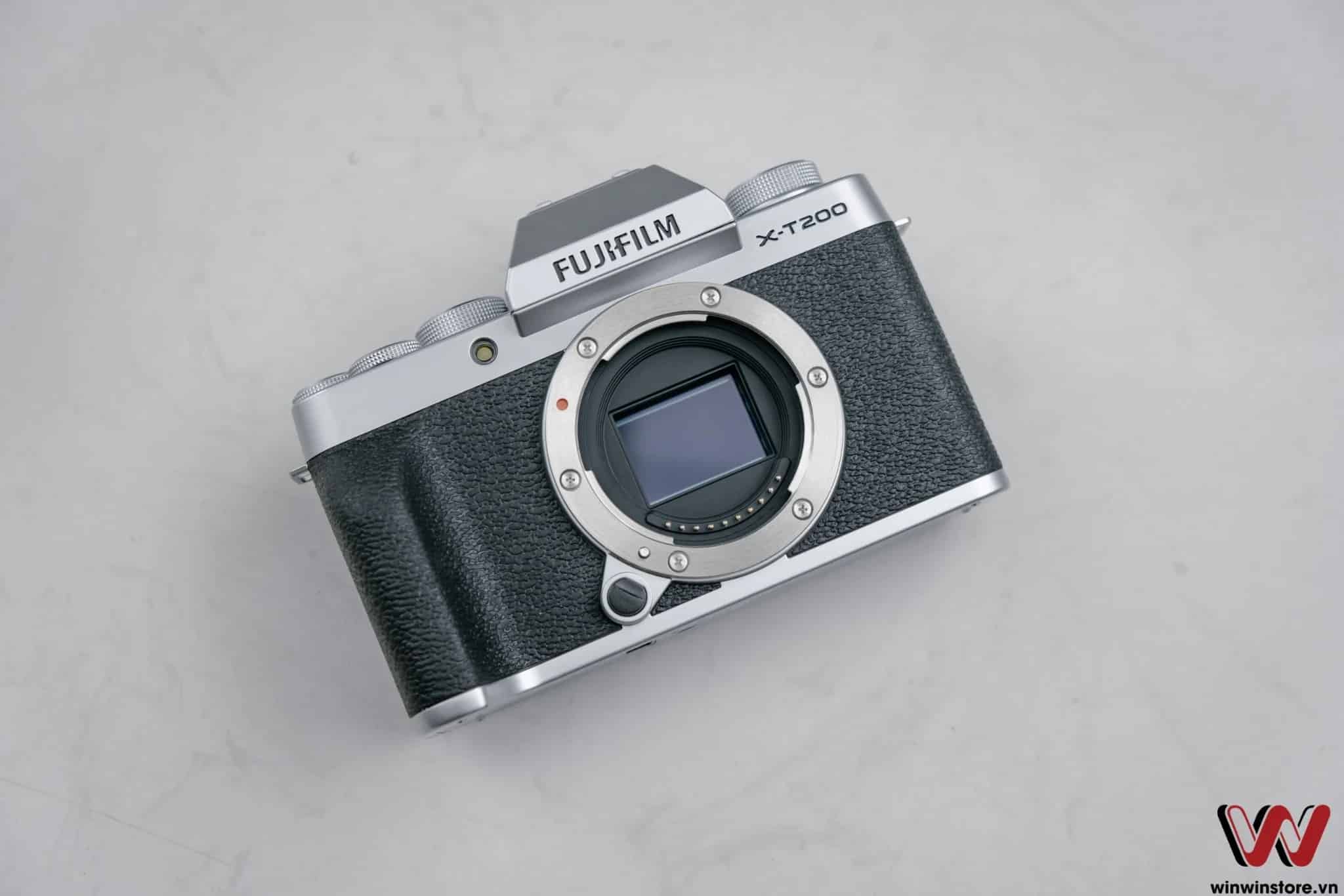 Cận cảnh máy ảnh Fujifilm X-T200