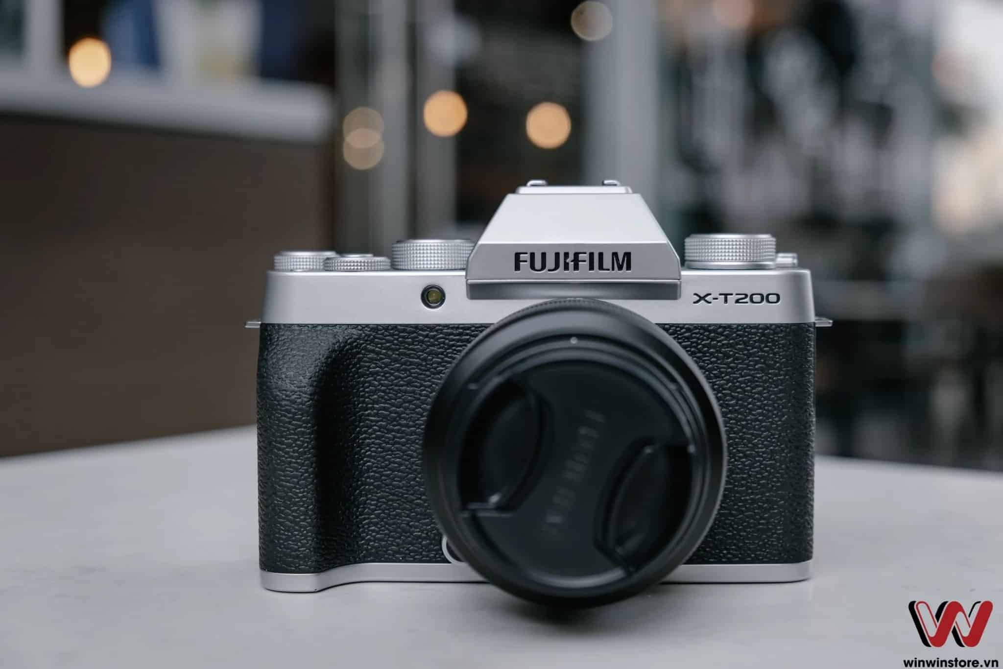 Máy ảnh Fujifilm X-T200 với ống kính XC 15-45mm (Dark Silver)