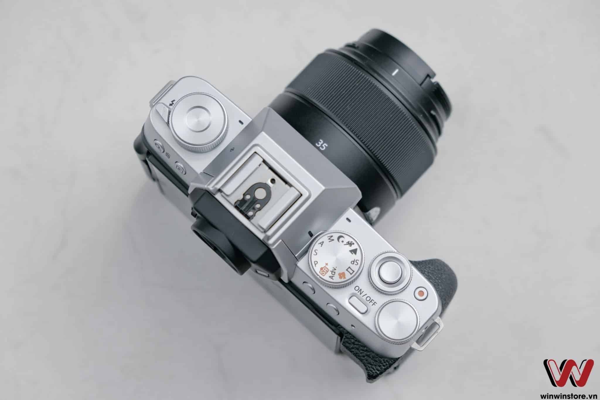 Nút trên máy ảnh Fujifilm X-T200