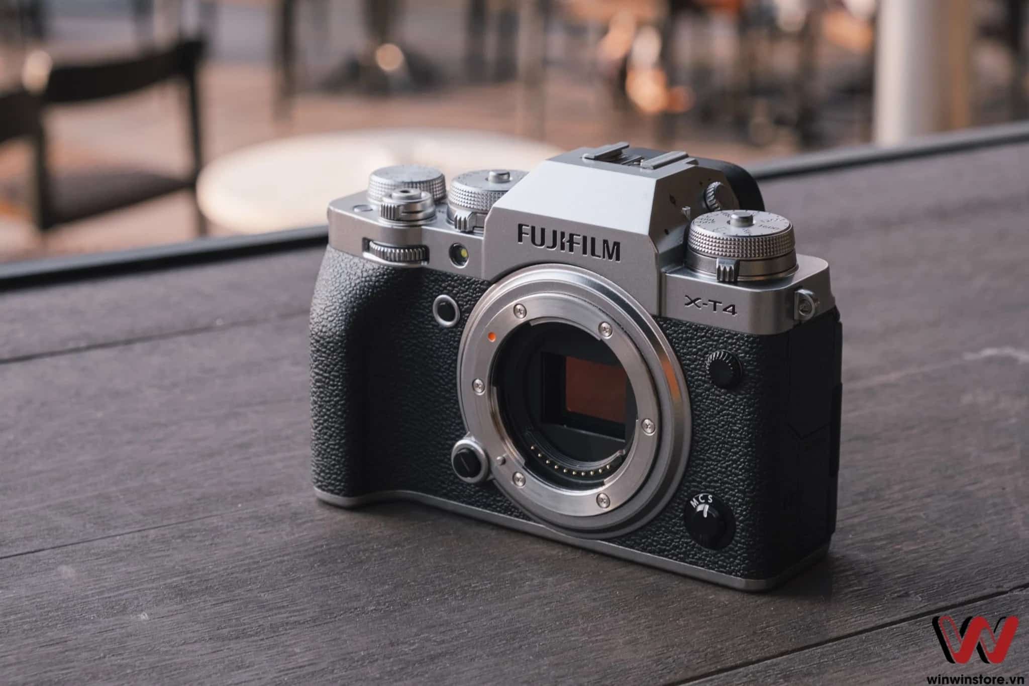 Body Máy ảnh Fujifilm X-T4 không có ống kính XF 35mm F1.4 (Silver)