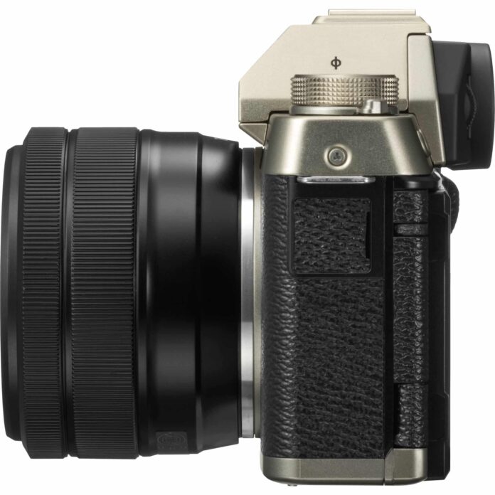 Máy ảnh Fujifilm X-T100 với ống kính XC 15-45mm