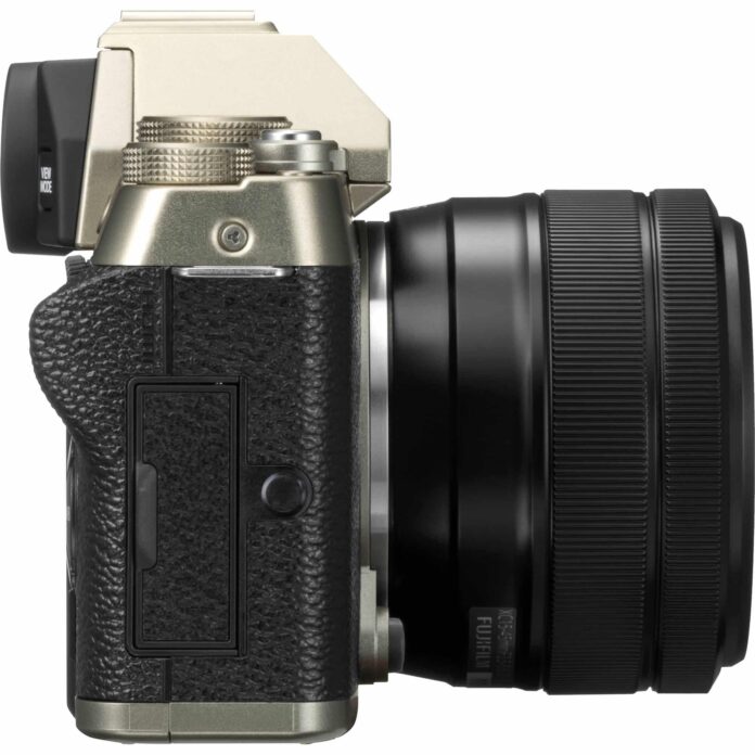 Máy ảnh Fujifilm X-T100 với ống kính XC 15-45mm