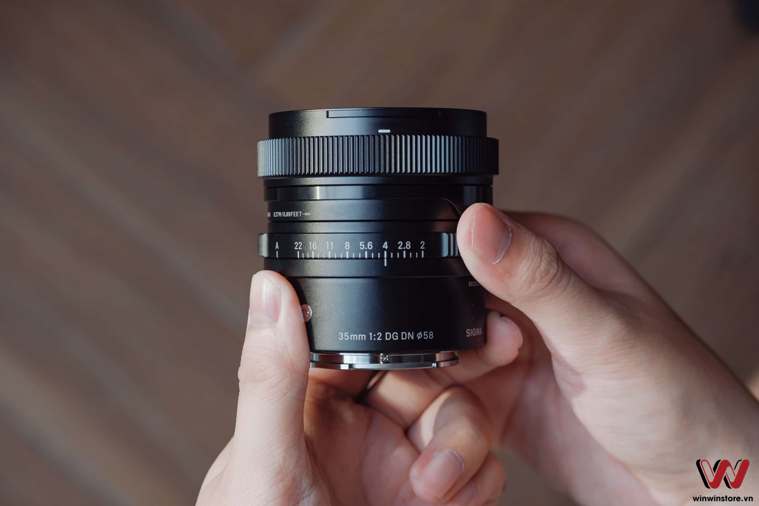 Trên tay ống kính Sigma 35mm F2 DG DN Contemporary dành cho máy ảnh Sony