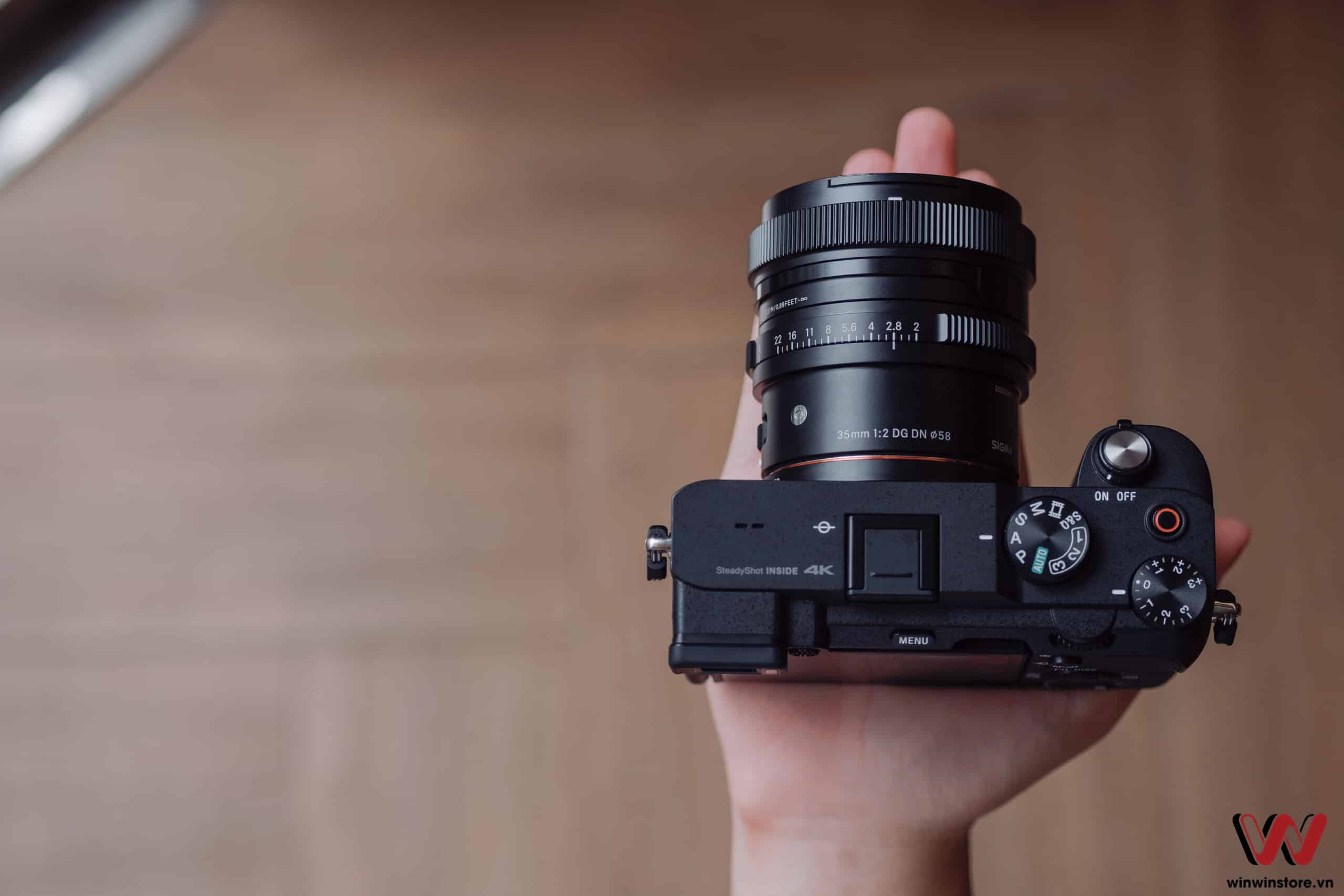 Trên tay ống kính Sigma 35mm F2 DG DN Contemporary dành cho máy ảnh Sony