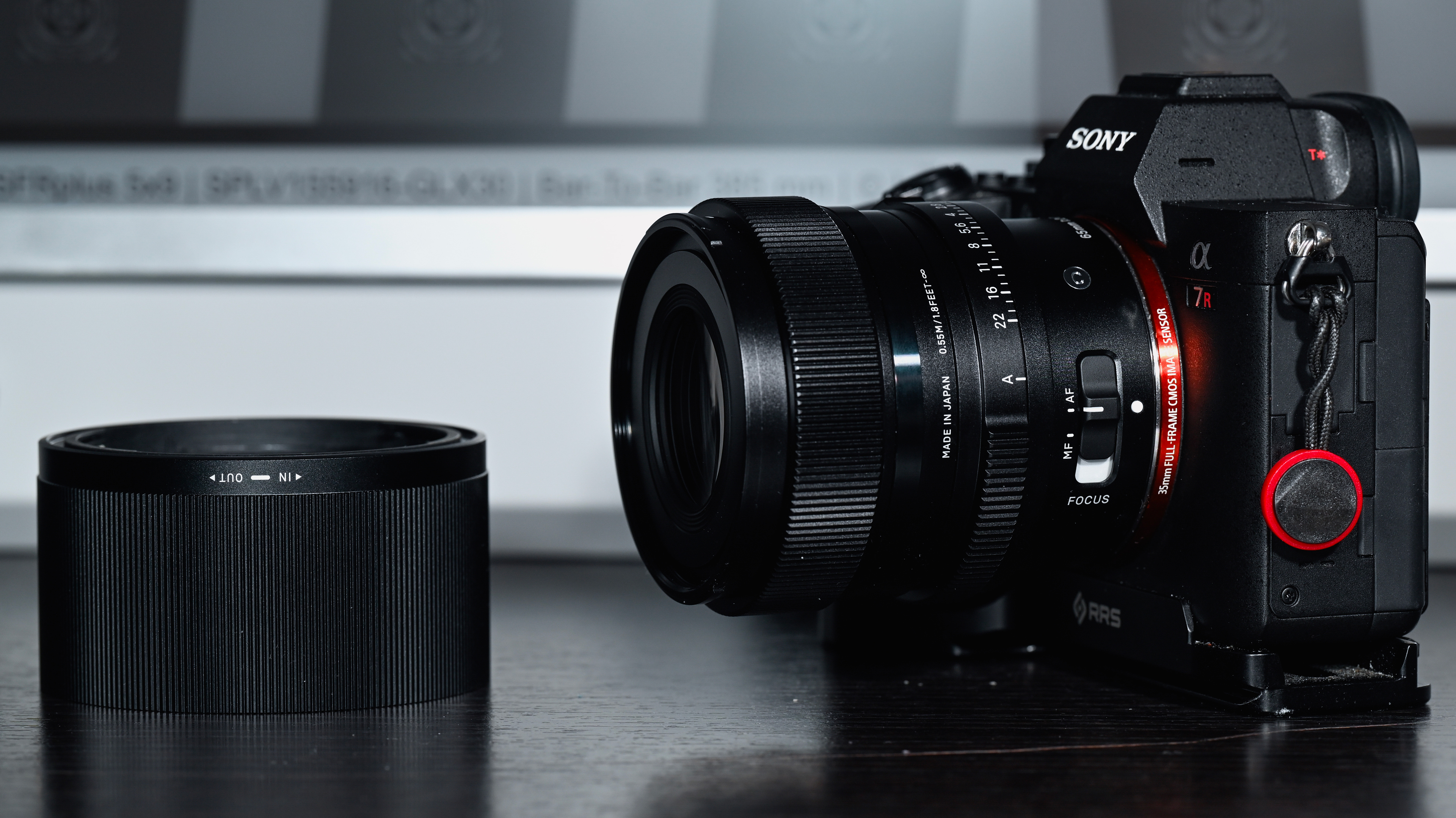 Sigma 65mm F2 DG DN Contemporary cho Sony E 01