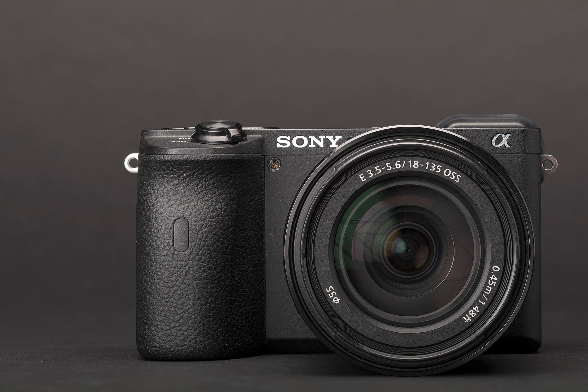 Mặt trước máy ảnh Sony Alpha A6600 Chính hãng