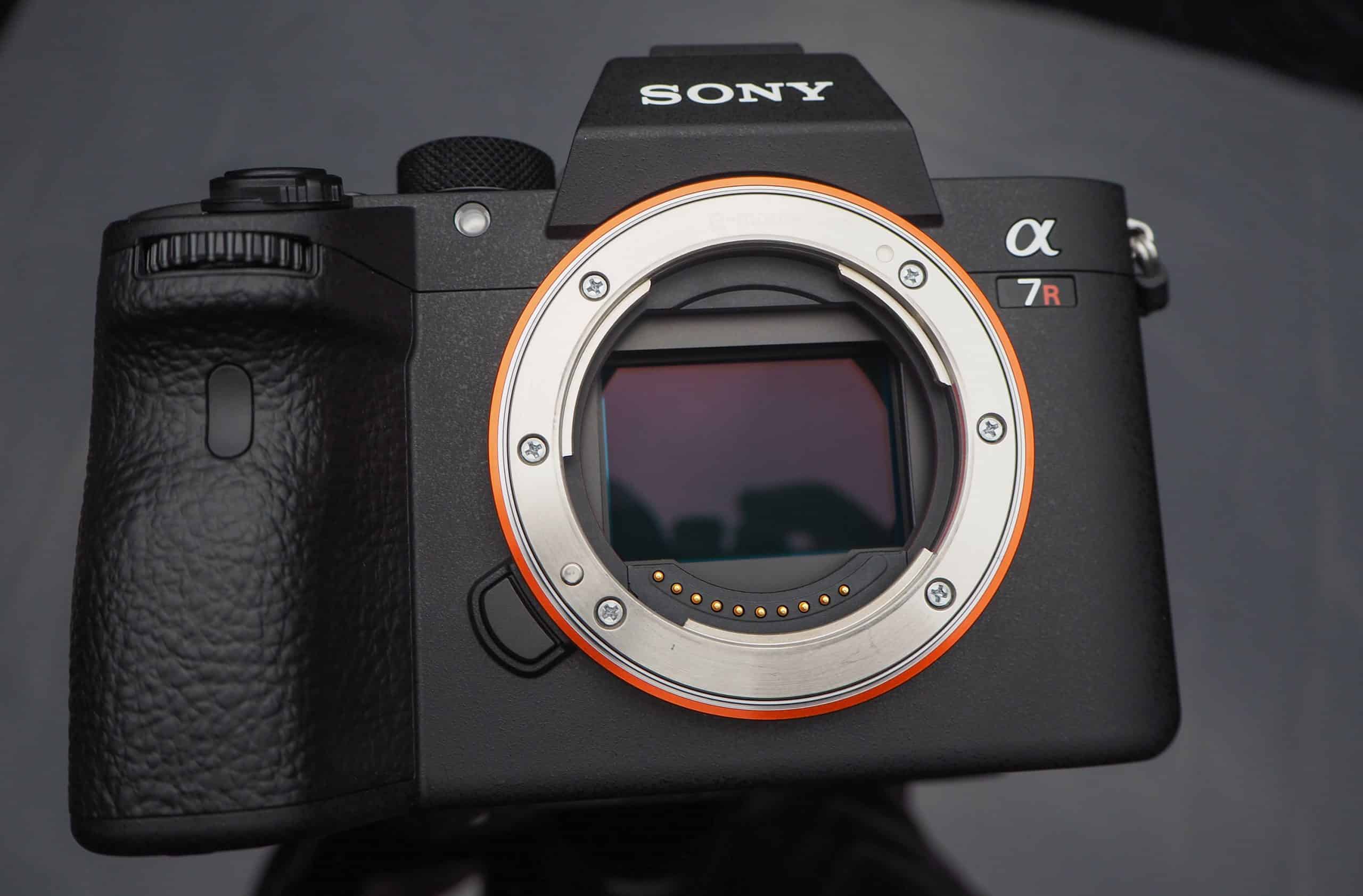 Máy ảnh Sony Alpha A7R III