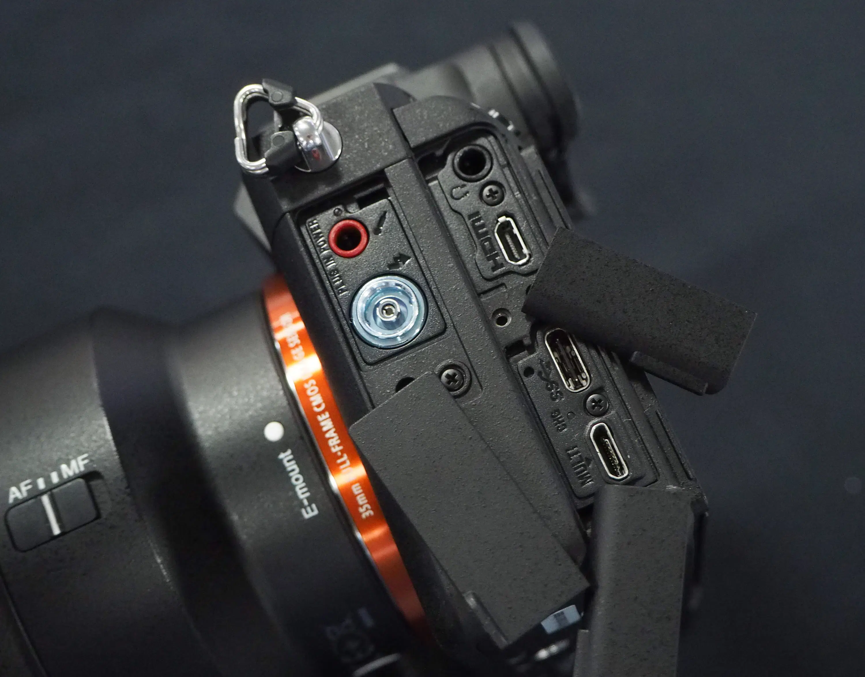 Máy ảnh Sony Alpha A7R III