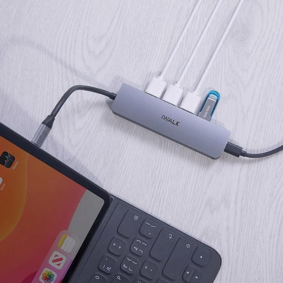 Hub chuyển đổi USB-C iWALK 7-in-1