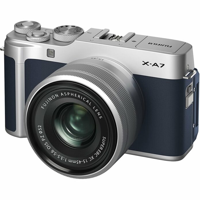 Cận cảnh X-A7 với XC 15-45mm (Navy Blue)