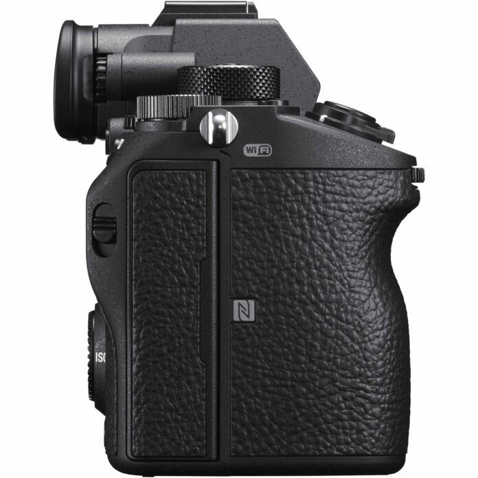 Máy ảnh Sony Alpha A7R III