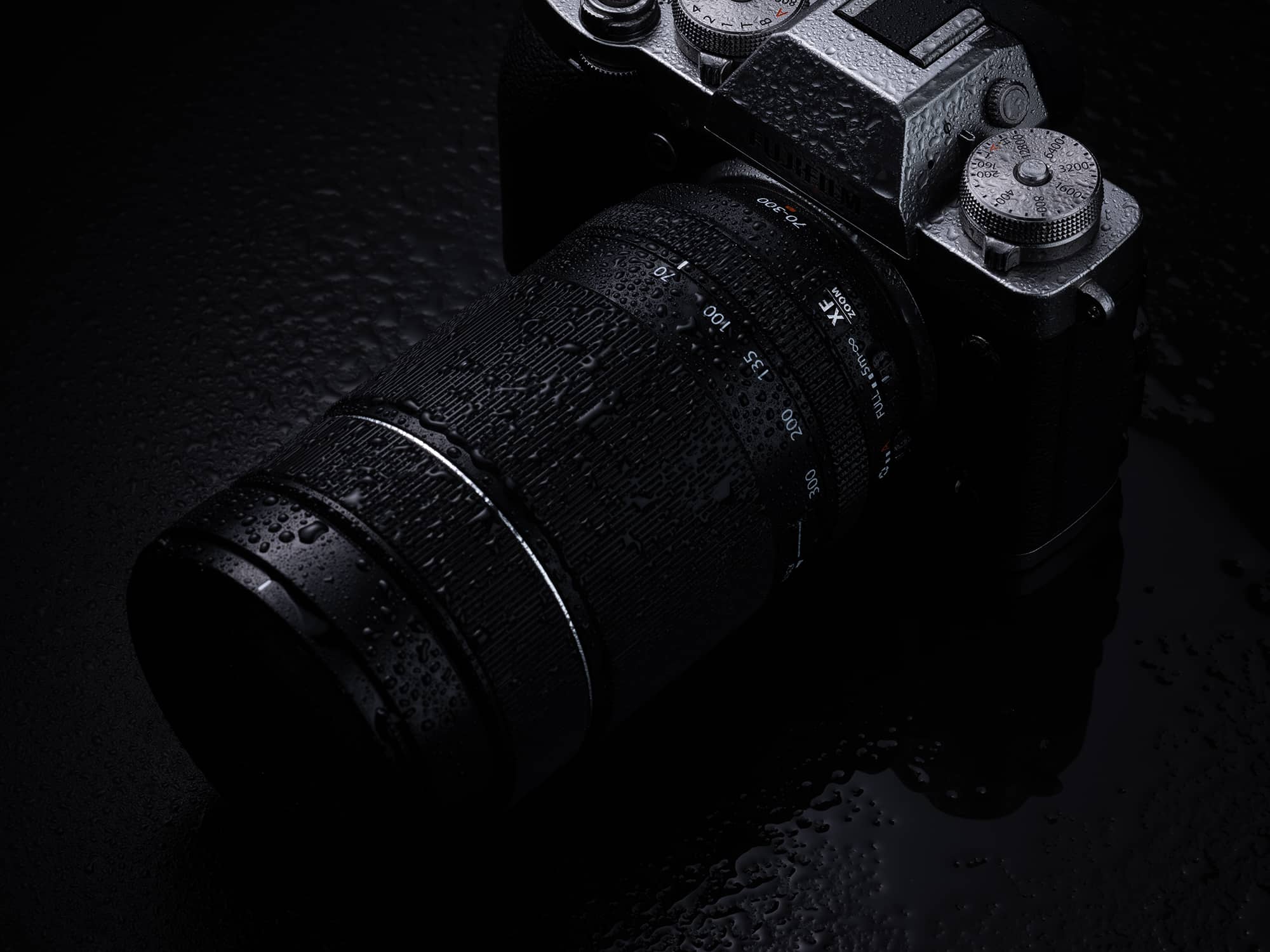 Fujifilm ra mắt ống kính XF 27mm F2.8 R WR và XF 70-300mm F4-5.6 R LM OIS WR mới
