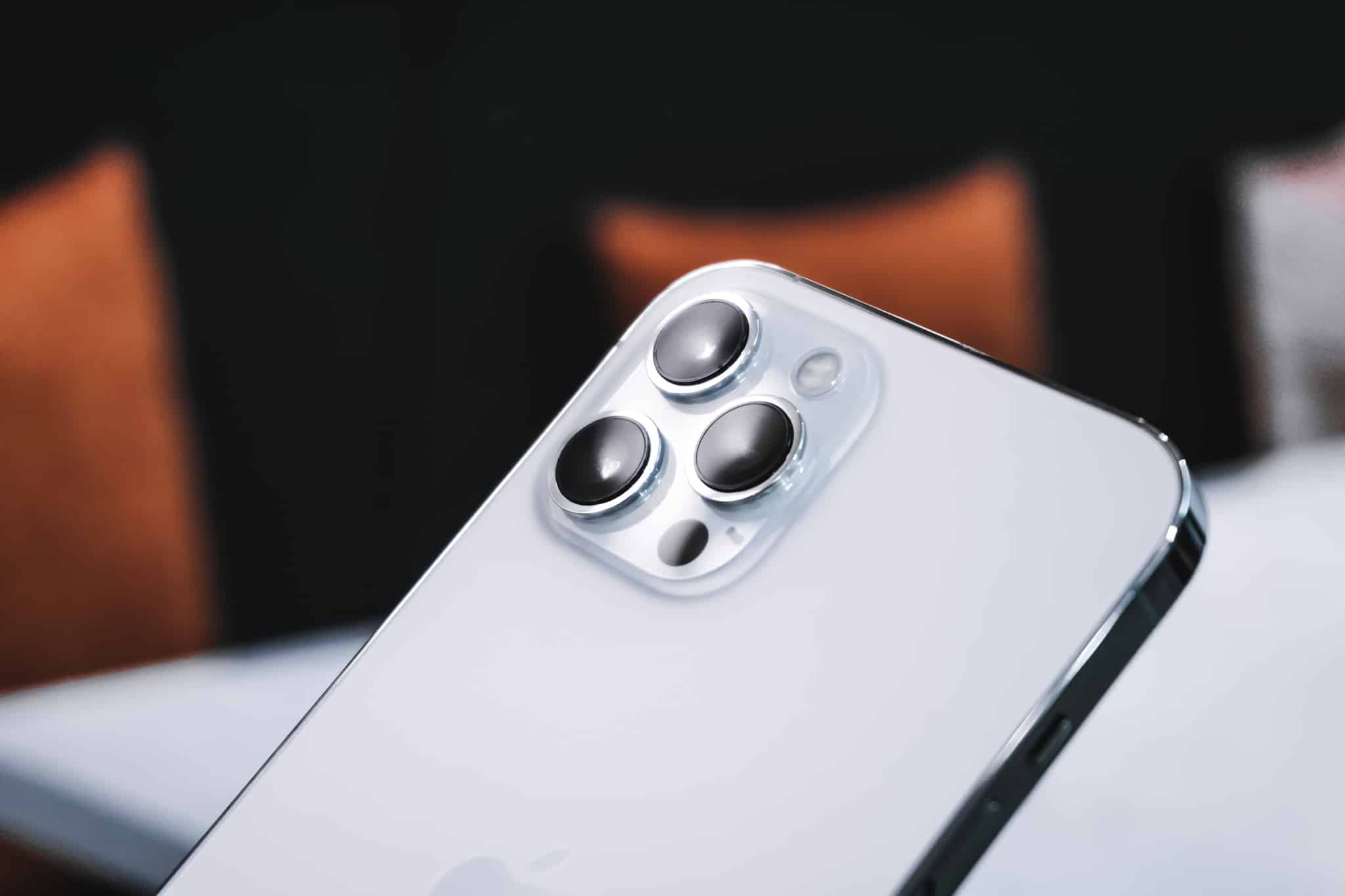 iPhone 12 series sẽ cảnh báo người dùng nếu camera bị thay thế