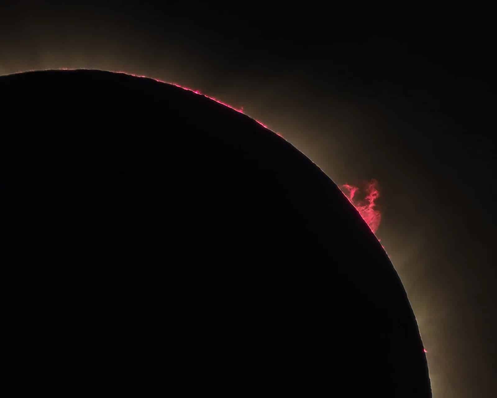 Loạt ảnh thiên văn đẹp về Mặt Trời, Mặt Trăng và Dải Ngân Hà trong năm 2020