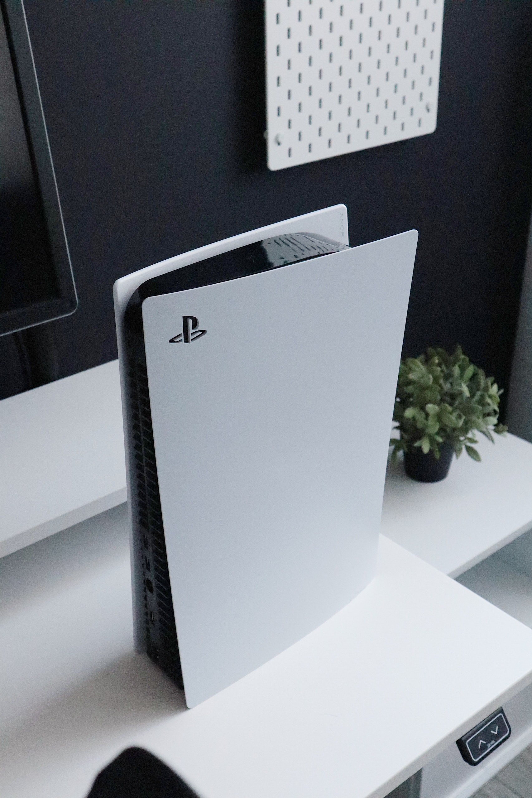 Sony bán được 4.5 triệu chiếc PlayStation 5 vào cuối năm 2020