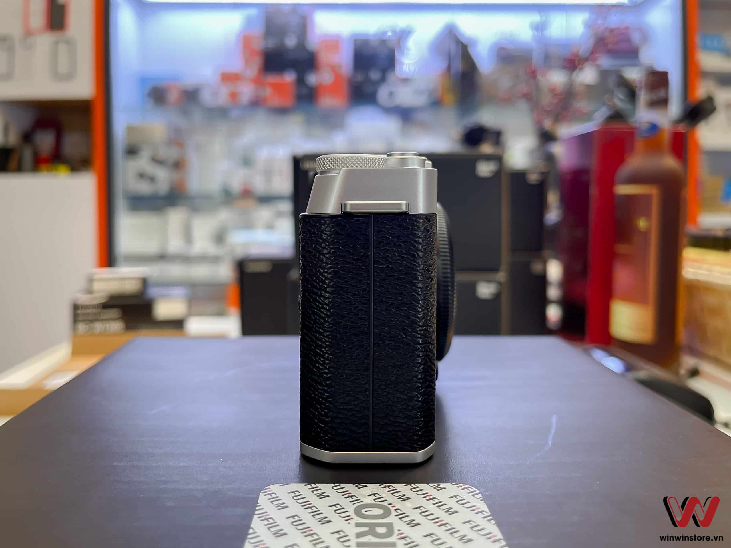 Unbox Fujifilm X E4 1 winwinstore
