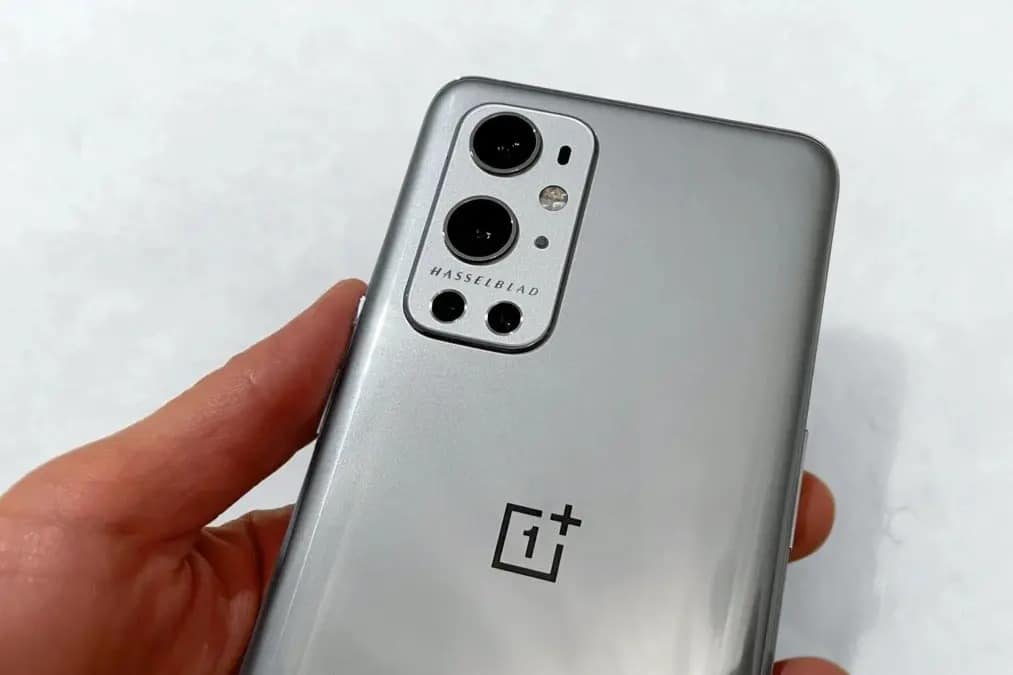 Lộ diện ảnh chính thức OnePlus 9 Pro 5G với cụm camera từ Hasselblad