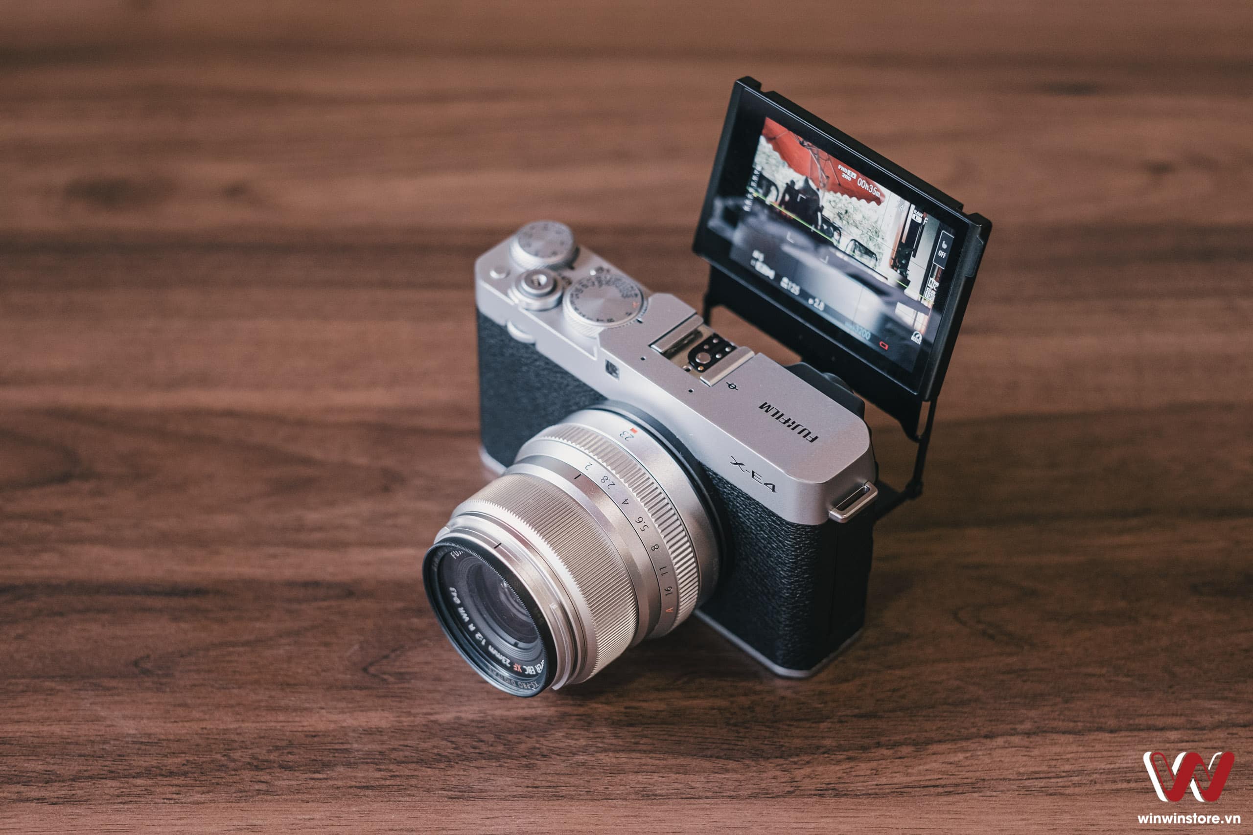 Máy ảnh Fujifilm X-E4 (Silver) với ống kính XF 27mm