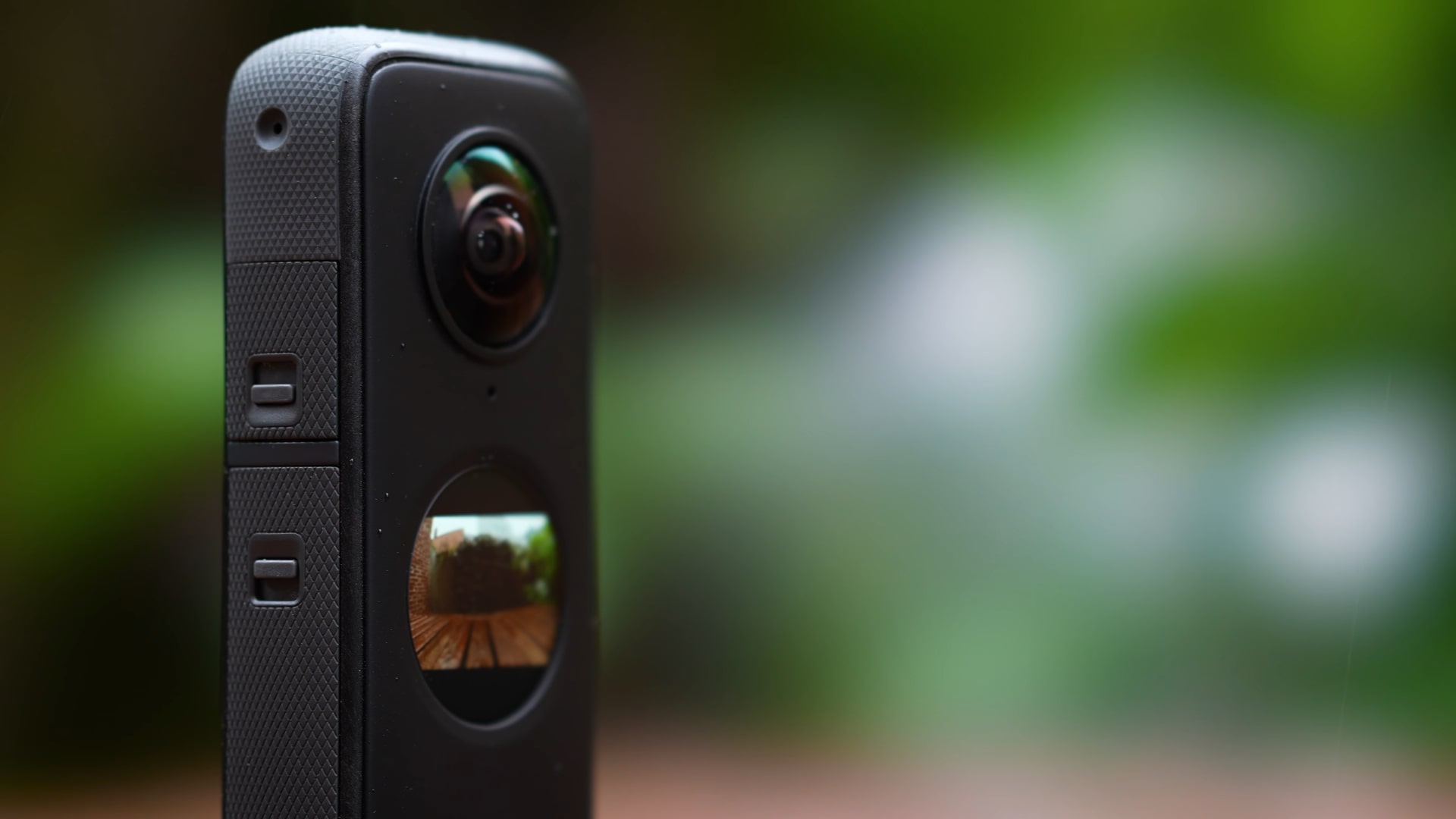 trên tay Insta360 One X2