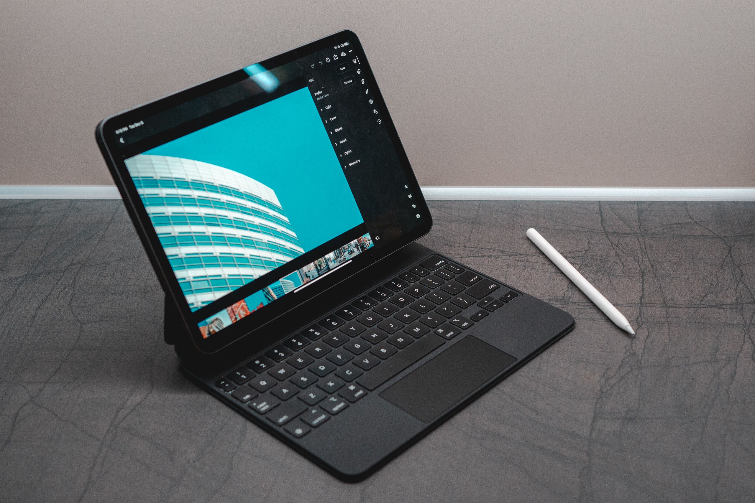 iPad Pro ernest ojeh otw3valiNlM unsplash