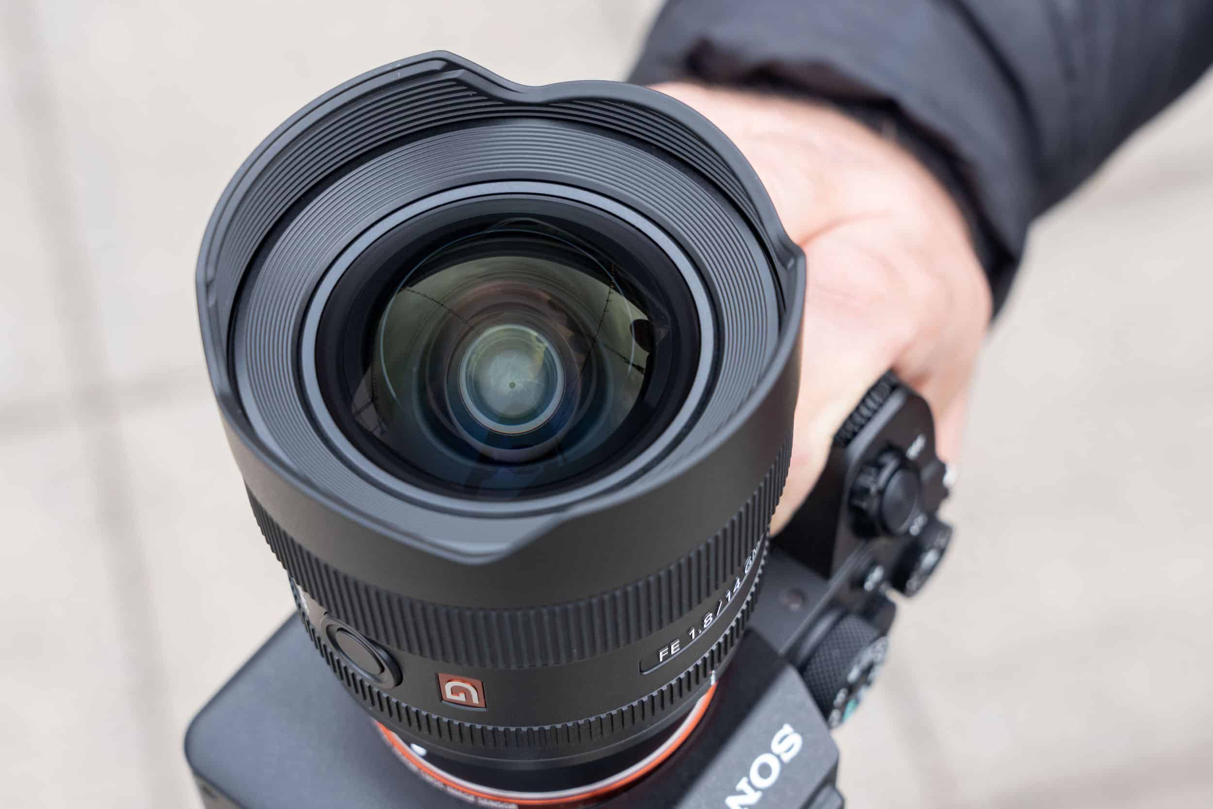 Ống kính góc siêu rộng Sony FE 14mm F1.8 GM ra mắt, nhẹ hơn nhiều so với phiên bản từ Sigma