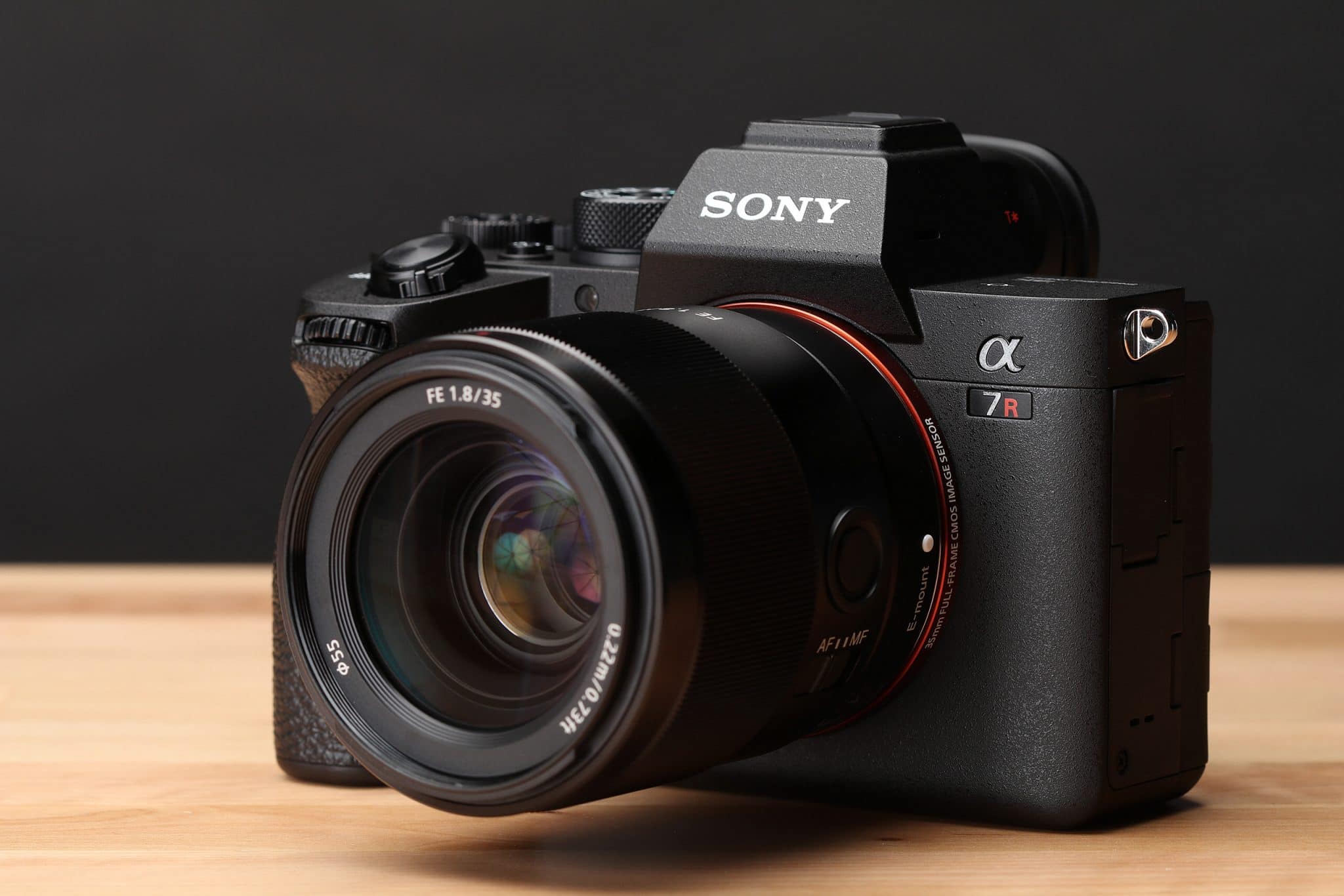 Sony A7R V có thể có cảm biến 102MP, chạy đua megapixel với Canon