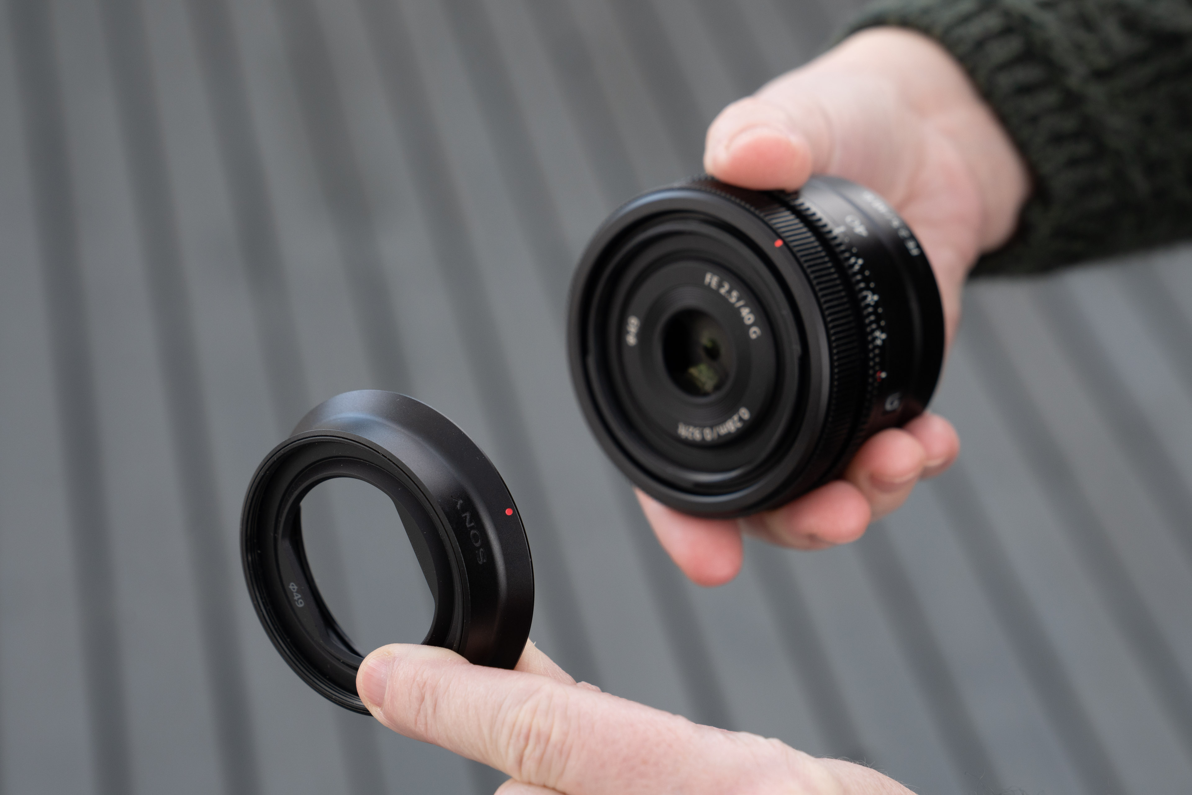 Sony FE40mm F2p5 G hood removed