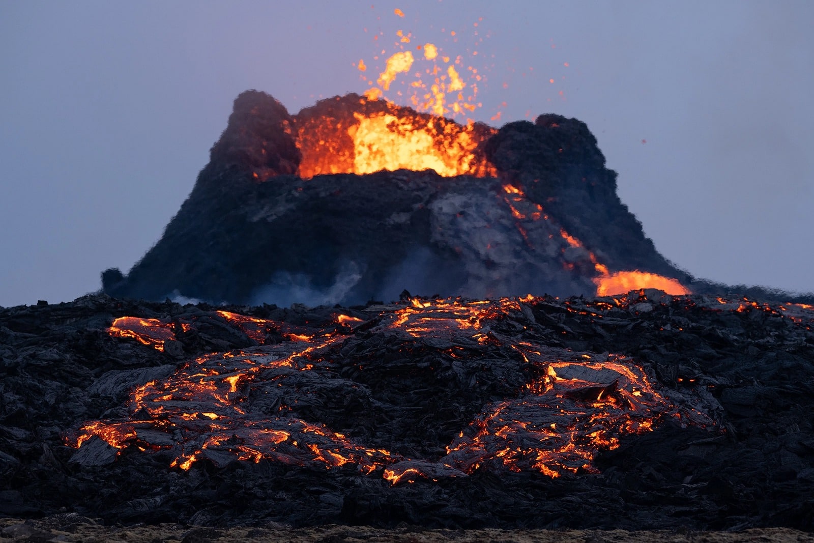 Bộ hình nền chủ đề núi lửa phun trào tại Iceland cực đẹp và cực công phu