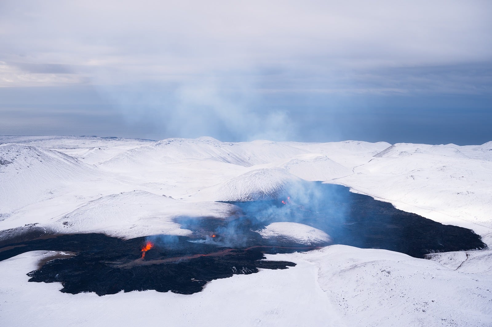 Bộ hình nền chủ đề núi lửa phun trào tại Iceland cực đẹp và cực công phu