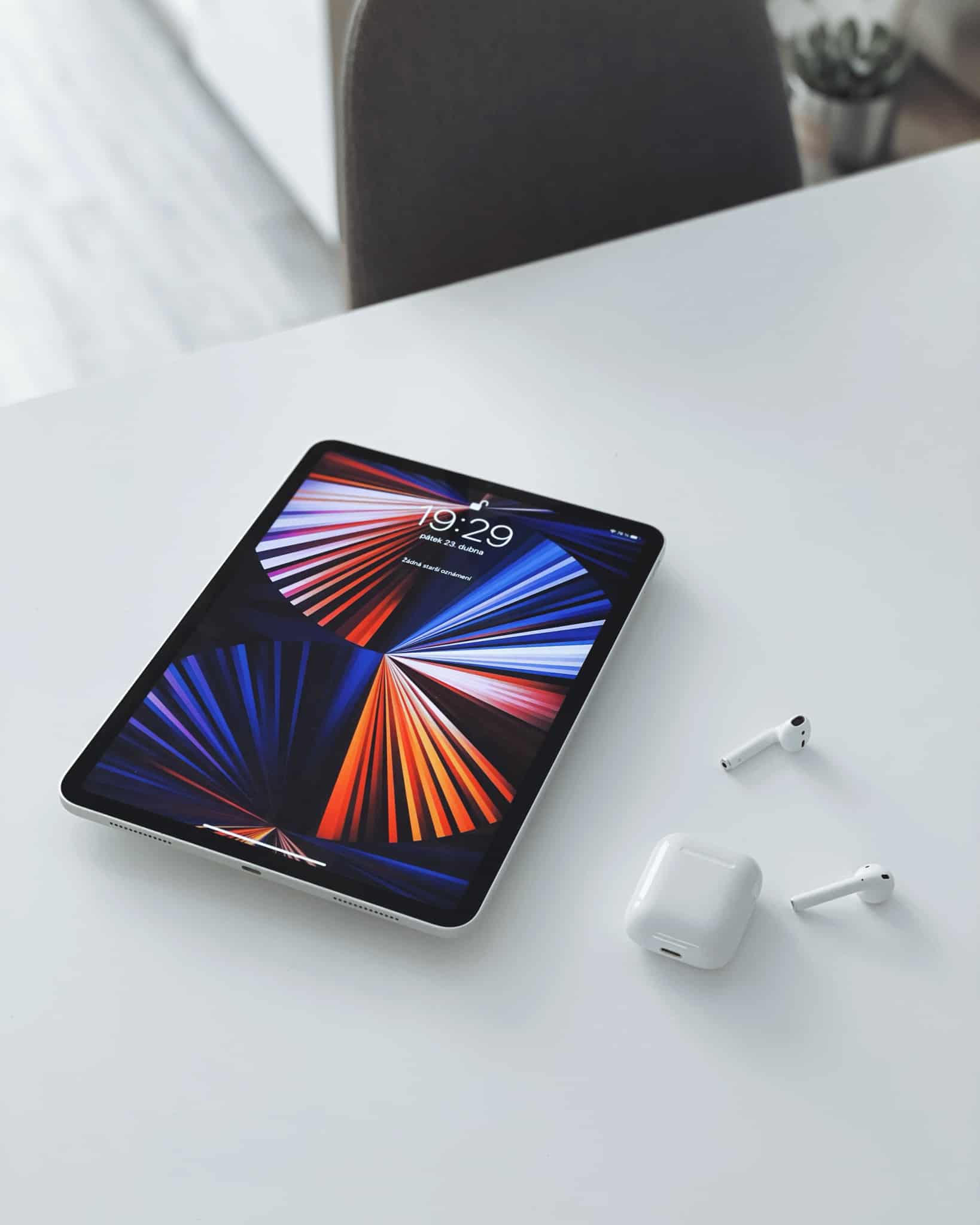 iPad Pro M1 david svihovec pb s0FYQZOo unsplash