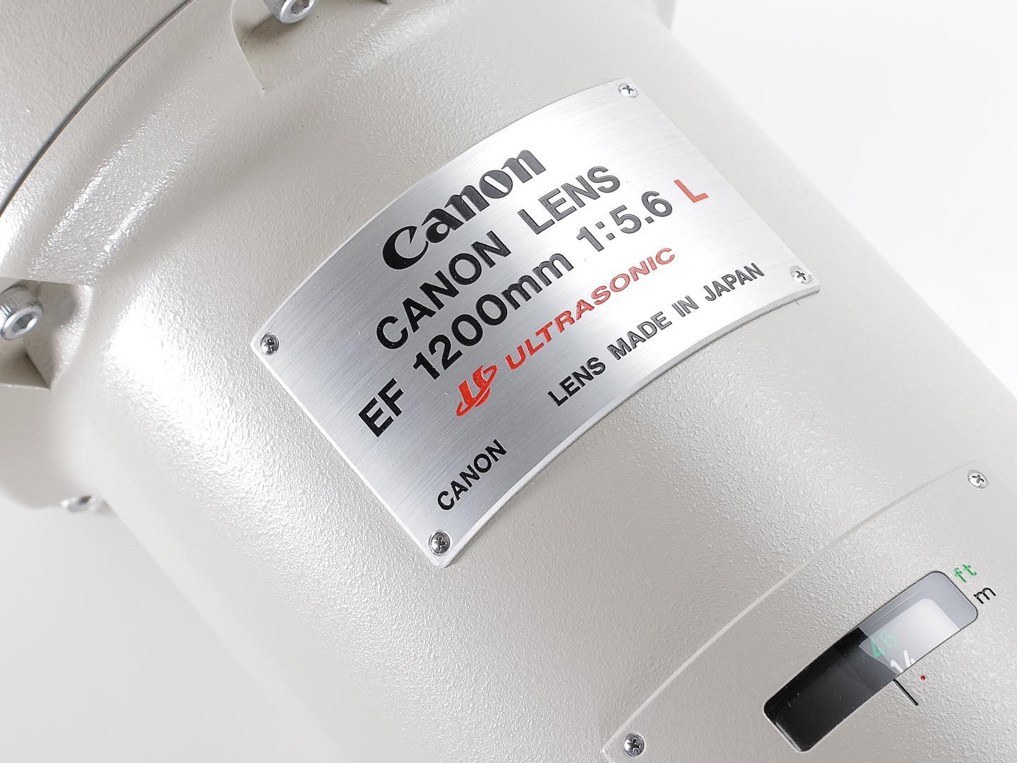 Canon EF 1200mm F5.6 L USM, chiếc ống kính tiêu cự dài nhất thế giới sắp được bán đấu giá