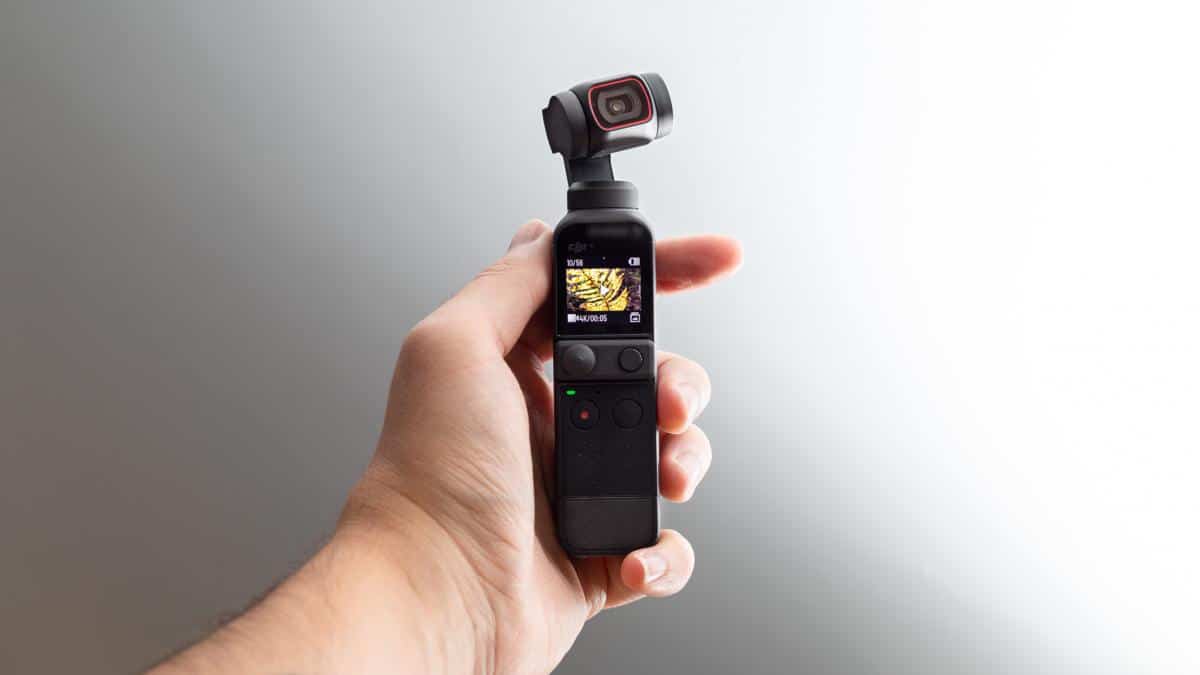 Những camera quay vlog tốt nhất hiện nay và những yếu tố gì cần cân nhắc khi lựa chọn thiết bị quay vlog?