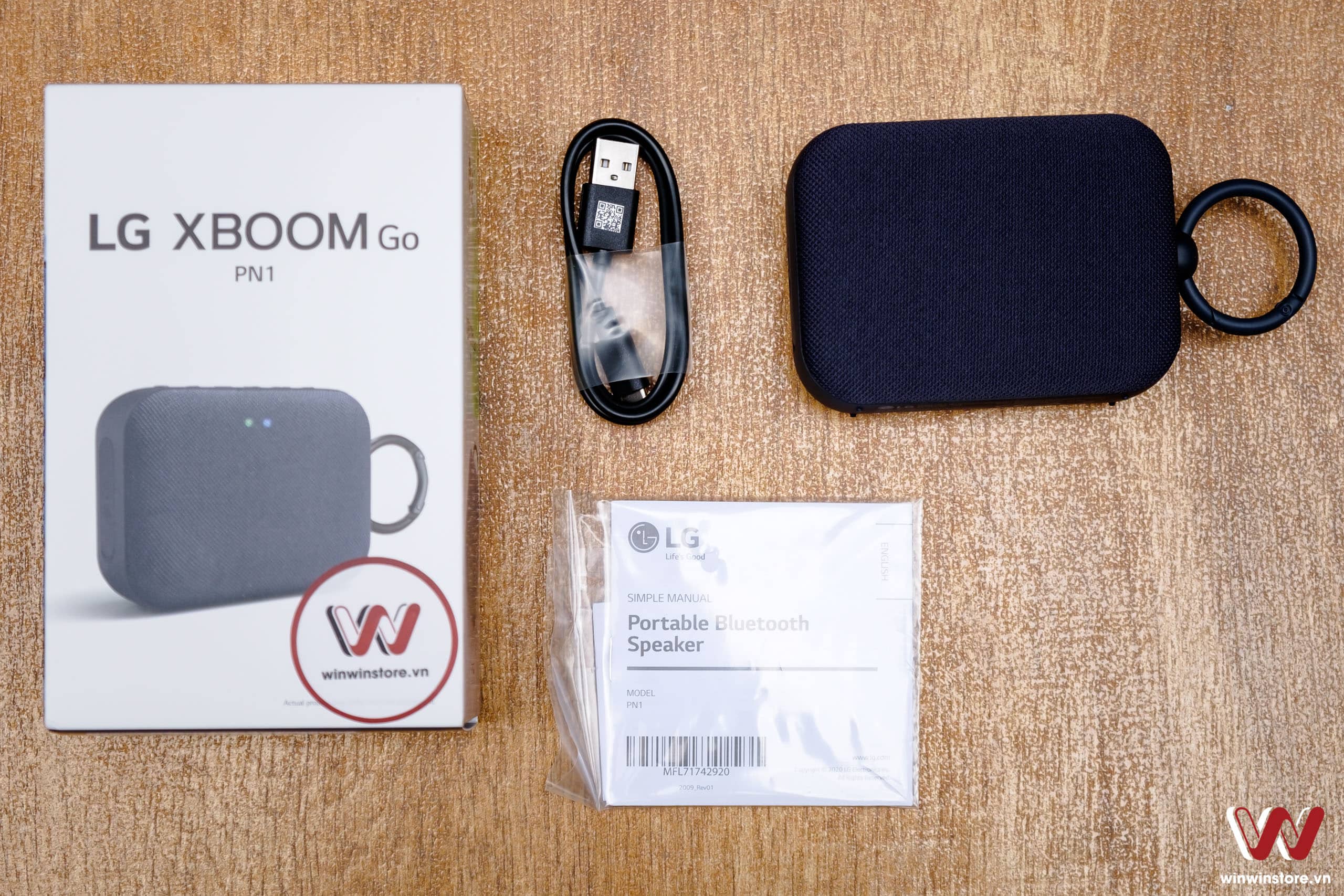 Loa Bluetooth di động LG XBOOM Go PN1