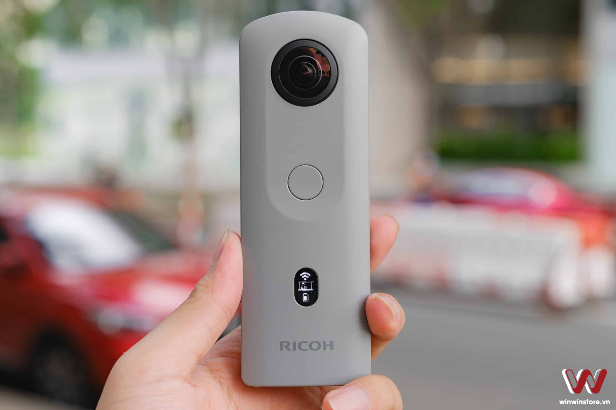 So sánh Insta360 One X2 và Ricoh Theta SC2 Business Edition: Đâu là sự lựa chọn cho công việc, cho giải trí hoặc cả hai?