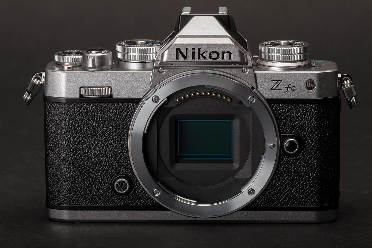 nikon ra mat may anh nikon z fc thiet ke co dien cam bien crop 20 9 mp 11
