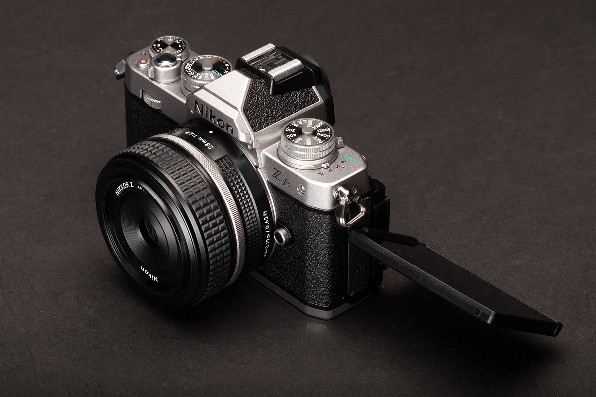nikon ra mat may anh nikon z fc thiet ke co dien cam bien crop 20 9 mp 17
