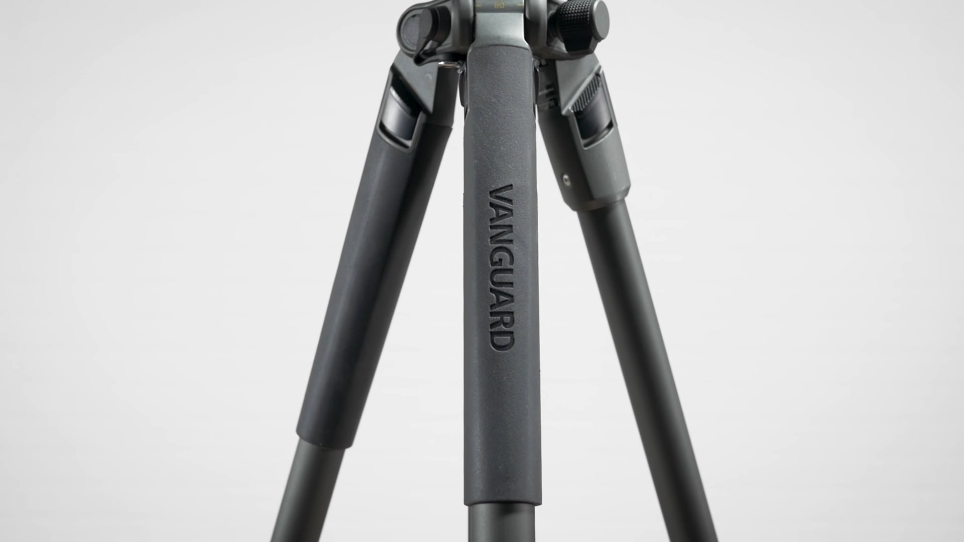Chan may anh Vanguard Alta Pro 2 2