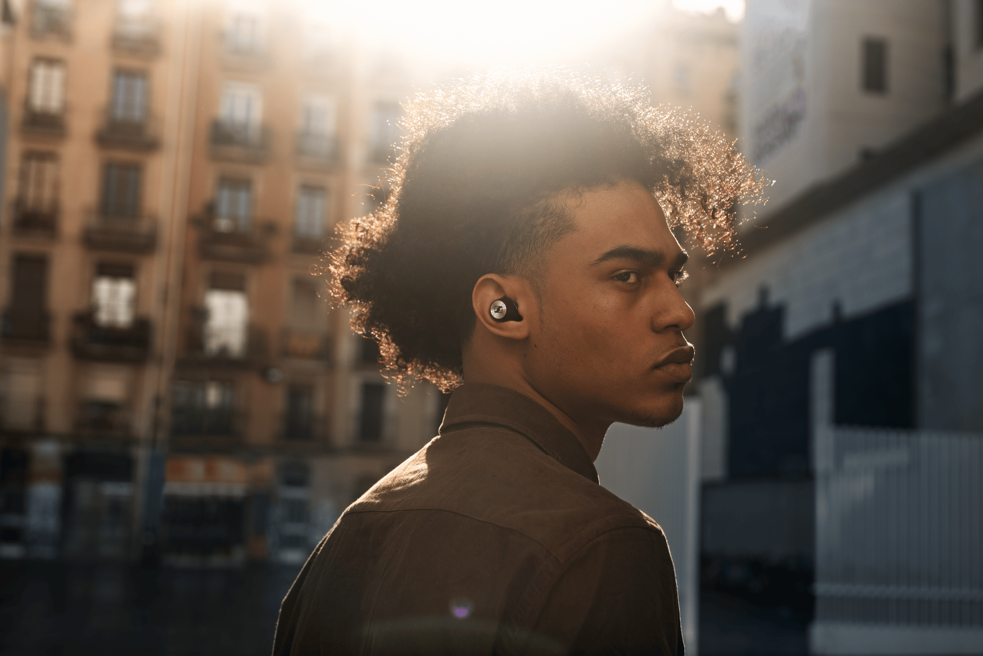 Sennheiser MOMENTUM True Wireless 2 01